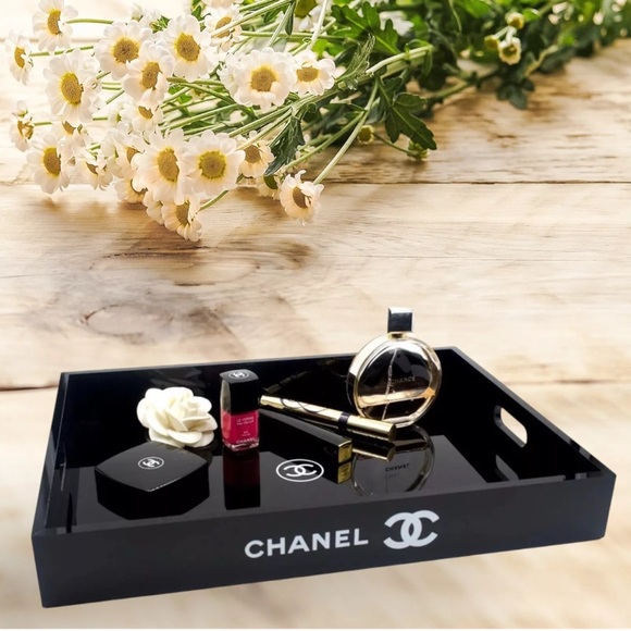Authentic CHANEL Black and Gold Jewelry Organizer - Picture 5 of 5